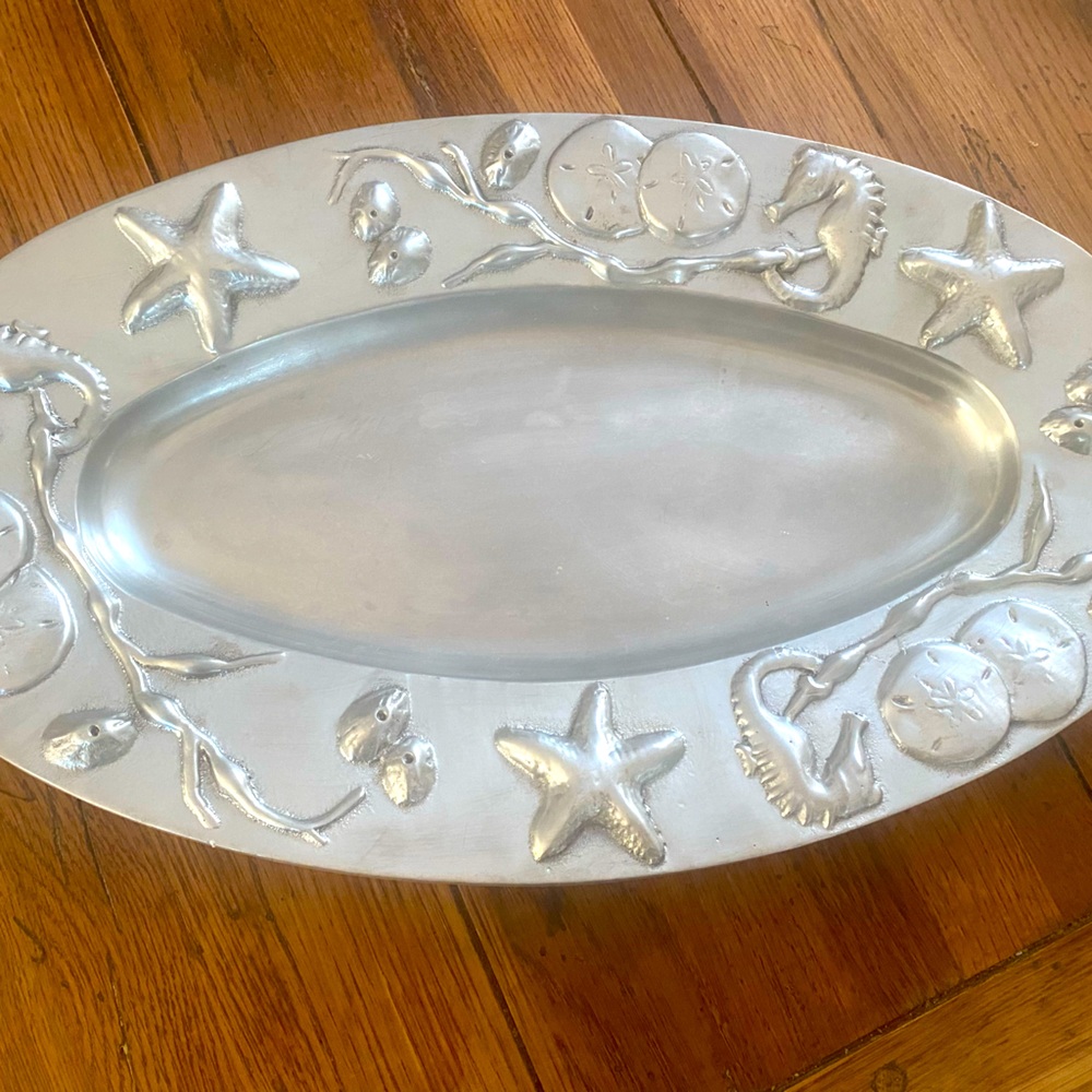 MARIPOSA BRILLANTE 1994 seahorse starfish,sand dollar oval platter/15”long